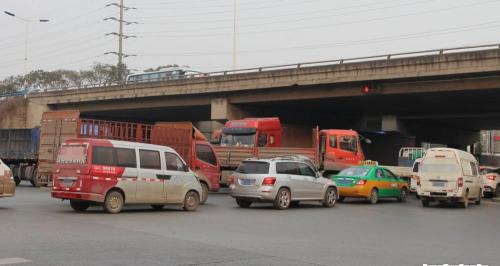 營運證一年要交多少錢（藍牌受限選黃牌車）
