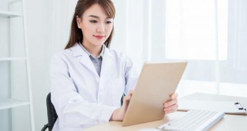 做膀胱镜需要多少钱（男科健康检查遇到女医生检查）