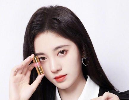 左旋c精华液多少钱（40岁女人爱用的抗老精华液合集）