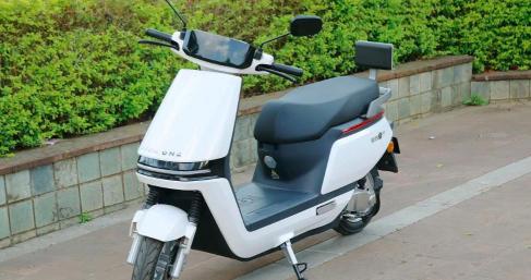 72v电瓶多少钱（72V20ah和60V32ah的两种电动车）