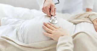 西安孕期检查多少钱（西安一孕妇在医院门口流产）