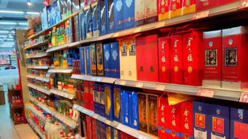 纯粮食酒一般多少钱一斤（超市这4种低价白酒）