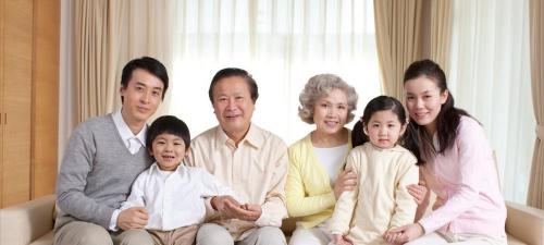 带孩子的保姆一个月多少钱（54岁阿姨坦言）