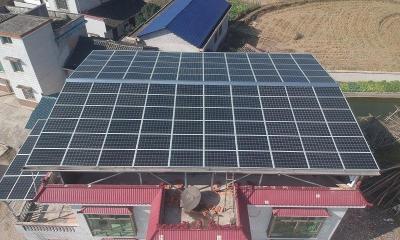 太阳能光伏板多少钱（农村光伏发电赚钱靠不靠谱）