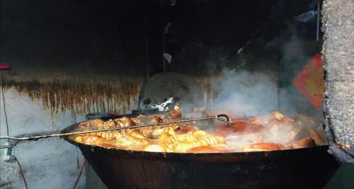 豬蹄多少錢(qián)一斤2017（河南這家店太豪橫）