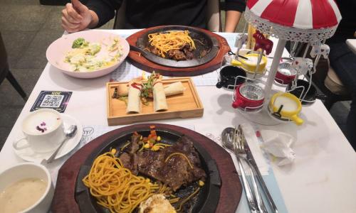 藤椒烤鸡披萨多少钱（西冷牛排）