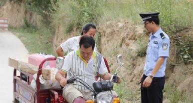 交警扣三轮车交多少钱（电动三轮车）
