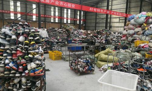 回收衣服多少钱一斤（回收旧衣服一个月赚的钱）