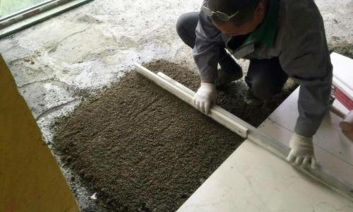 瓷砖胶一般是多少钱一包（瓷砖胶和瓷砖背胶有什么区别）