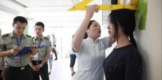参军两年退伍有多少钱（现在当两年义务兵可以拿多少钱）