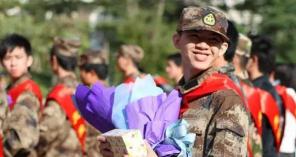 当兵两年能拿多少钱（大学生参军入伍）