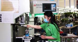 眼镜店配个眼镜多少钱（300元和3000元的眼镜）