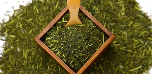 虫茶一斤多少钱（网上两斤包邮送茶具才99元的茶叶）