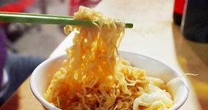 桶装泡面多少钱（一模一样的方便面）