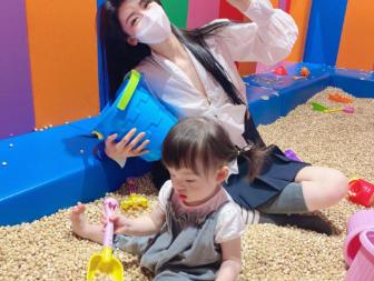 现在做月嫂多少钱一个月（小姨花2万请金牌月嫂）