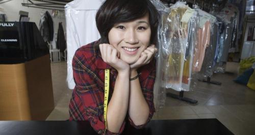 干洗店一件衣服多少钱（深圳女人开干洗店）