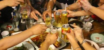 开一家烧烤店大概要多少钱（辽宁男人开烧烤店）