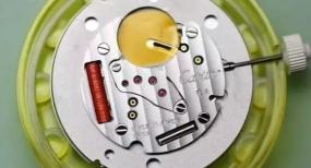 卡地亞手表換電池多少錢（名表更換新電池后表針仍不走）