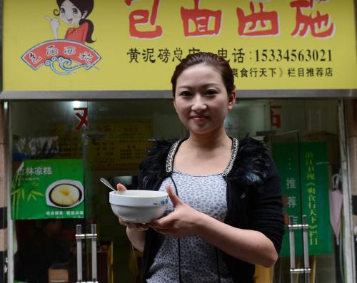 小面馆一年能赚多少钱（美女老板开面馆）