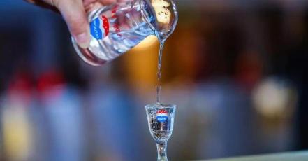 泸州老窖二曲酒38度多少钱一瓶（品鉴几款低端酒）