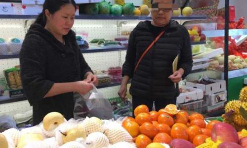 开蔬菜水果店大约需要多少钱（农村夫妻开水果店）