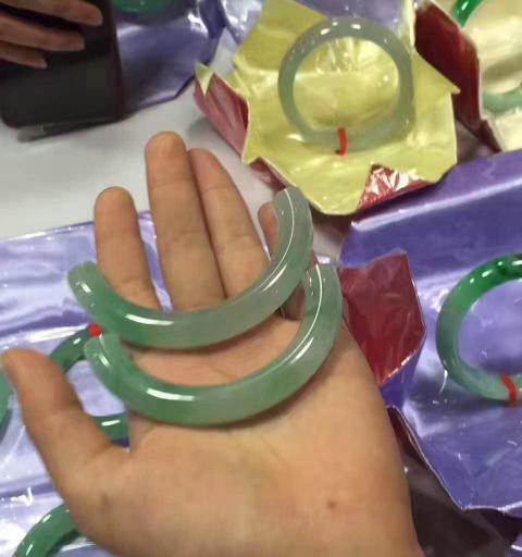 翡翠手鐲多少錢一個（最直觀告訴你）