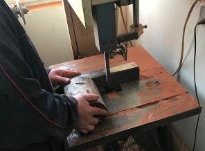 小叶紫檀多少钱一斤（第一次开料做印度小叶紫檀手串）