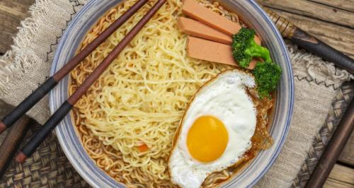 桶装泡面多少钱（同样是方便面）