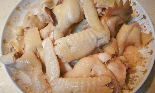 文昌鸡多少钱一斤（招待客人少不了白切文昌鸡）