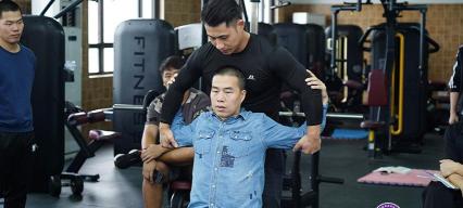 学健身教练需要多少钱（健身教练证要多少钱呢）