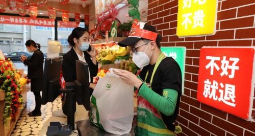 开蔬菜水果店大约需要多少钱（西安夫妻开水果店）