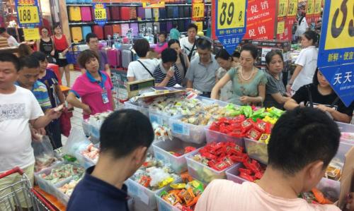 开一家超市需要多少钱（残疾小伙开超市）