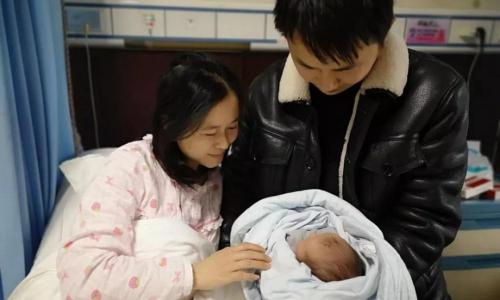 剖腹产医保报销多少钱（生育保险能报销1万多）