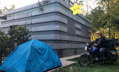 帐篷多少钱（买不起房又租不起房）