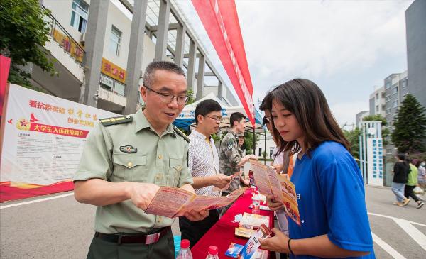 女孩当兵需要多少钱（2022年女兵征兵报名正式开启）