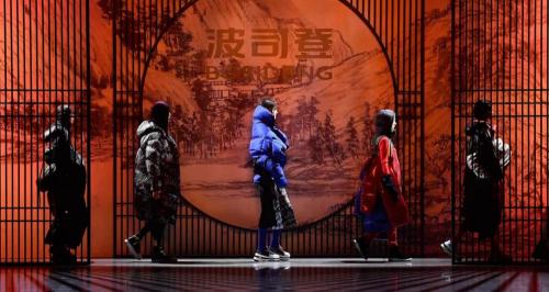波司登羽絨服多少錢（年營收135億元）