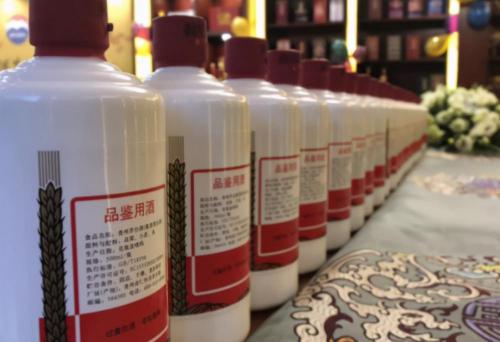 茅臺內(nèi)供酒多少錢（這些）
