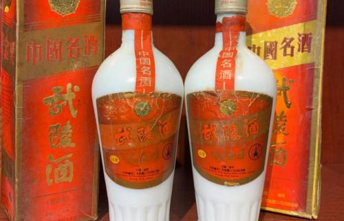 泸州老窖传奇52度多少钱一瓶（湖南一白酒）