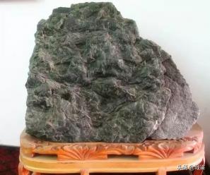 枝江王钻王多少钱一瓶（中国各省珍稀宝玉石）