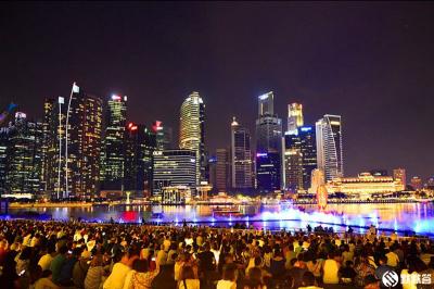 新加坡滨海湾金沙酒店多少钱一晚（三大灯光秀之一的金沙酒店水舞秀）