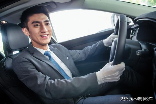 表板蠟多少錢一瓶（學會使用這些你就不用去汽車精洗）