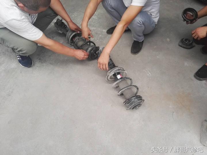 老捷达方向机多少钱（车辆原地打方向异响）