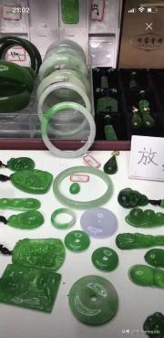 翡翠手镯多少钱（黑心商家）