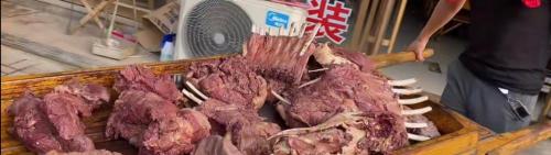 生驢肉多少錢一斤（山東菏澤帥哥賣驢肉）
