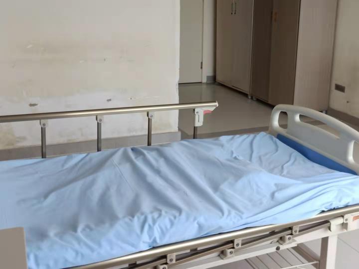 切除囊肿手术要多少钱（会厌囊肿和扁桃体囊肿切除全麻手术体验）