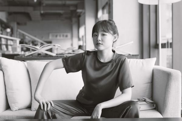 顶级黑万宝路多少钱（女主人间清醒的现言甜宠小说）