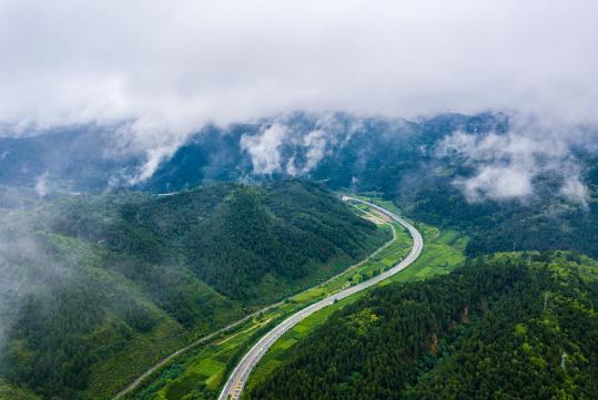 黄龙县树顶漫步多少钱（延安有个小县城）