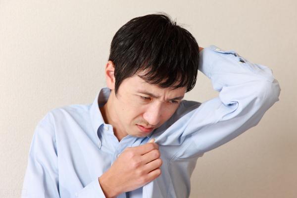 割狐臭大概要多少钱（狐臭的人知不知道自己有狐臭）