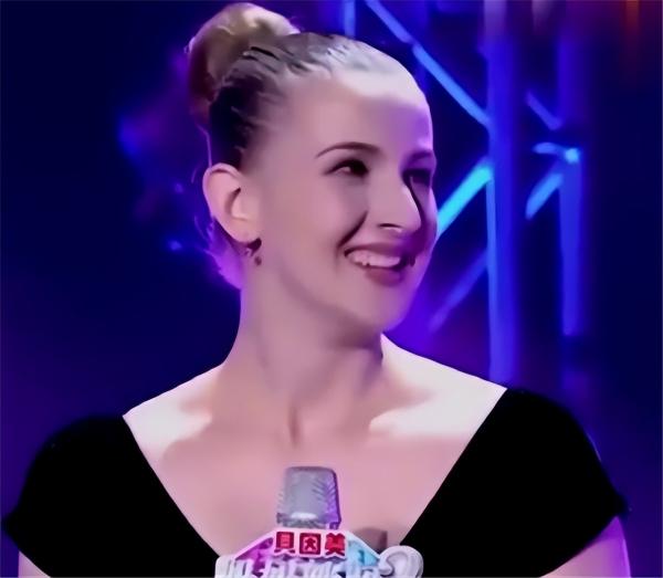 多少钱可以买下中国（外国美女倒追中国）