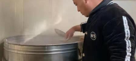 生羊头多少钱一斤（徐州大哥在家卖羊头40年）